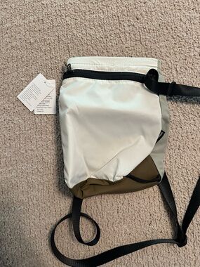 Lululemon water bottle cross body bag